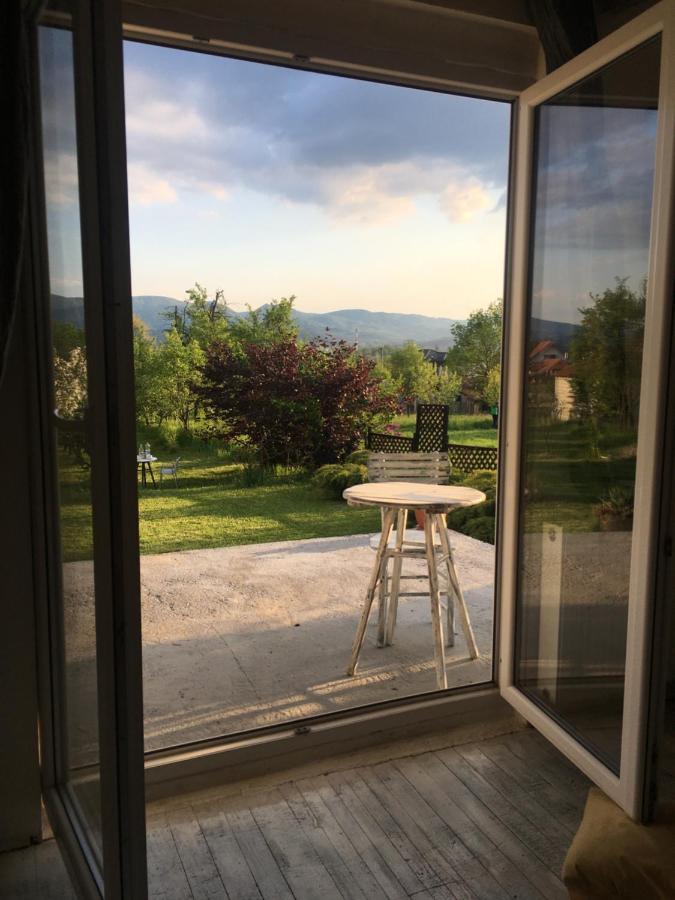 Mala Oaza Lägenhet Čačak Exteriör bild